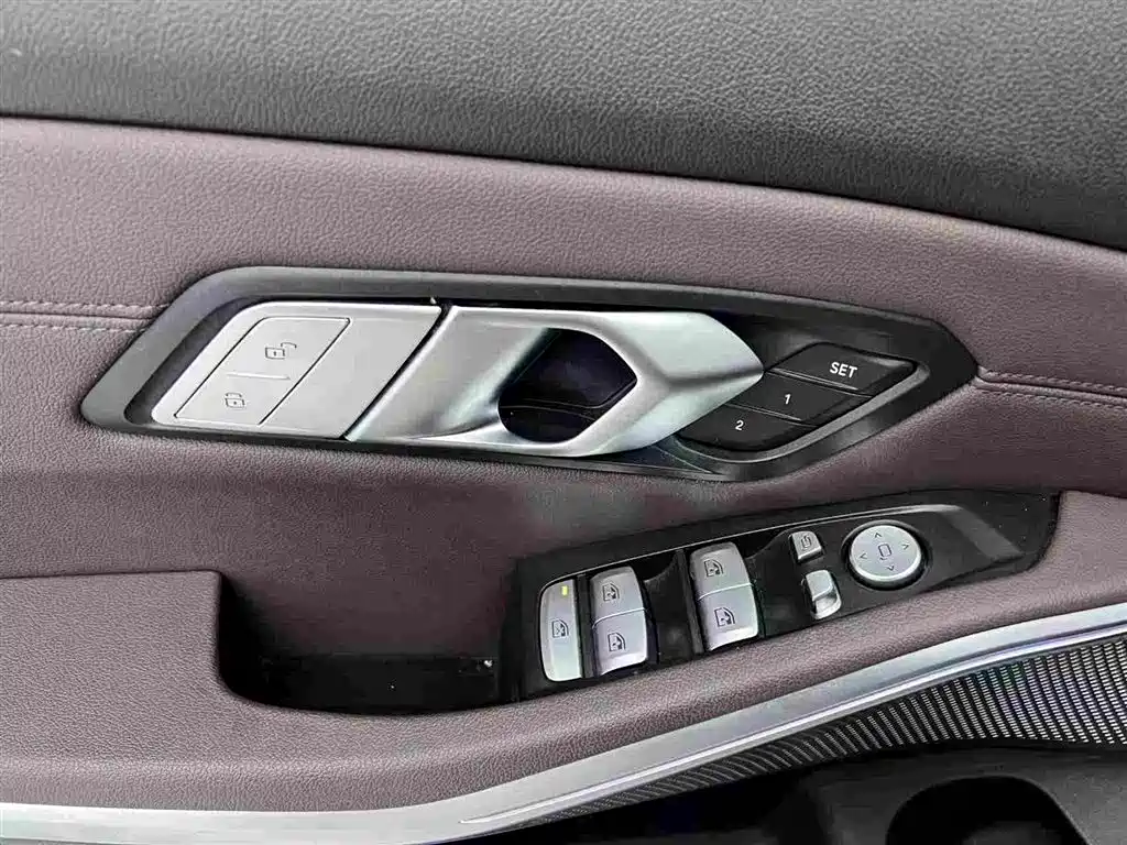BMW 3 Series 2019 — фото 14