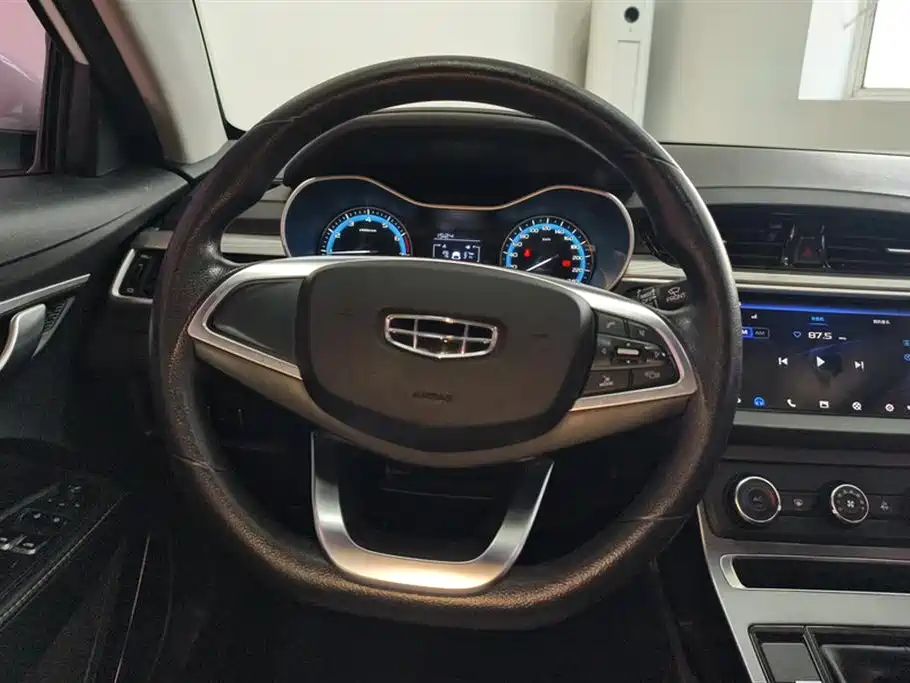 Geely Emgrand 2020 — фото 15