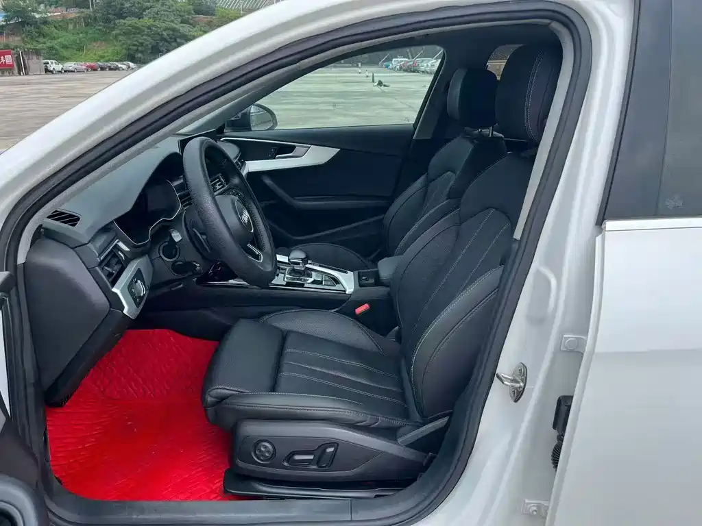 Audi A4L 2021