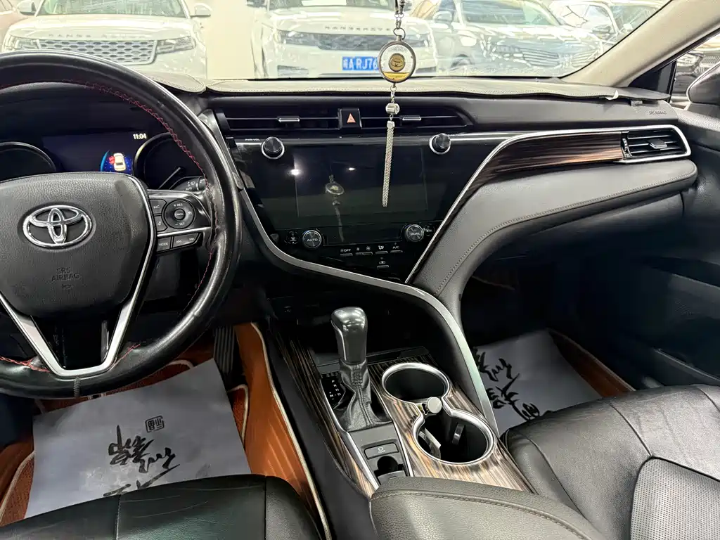 Toyota Camry 2020 — фото 11