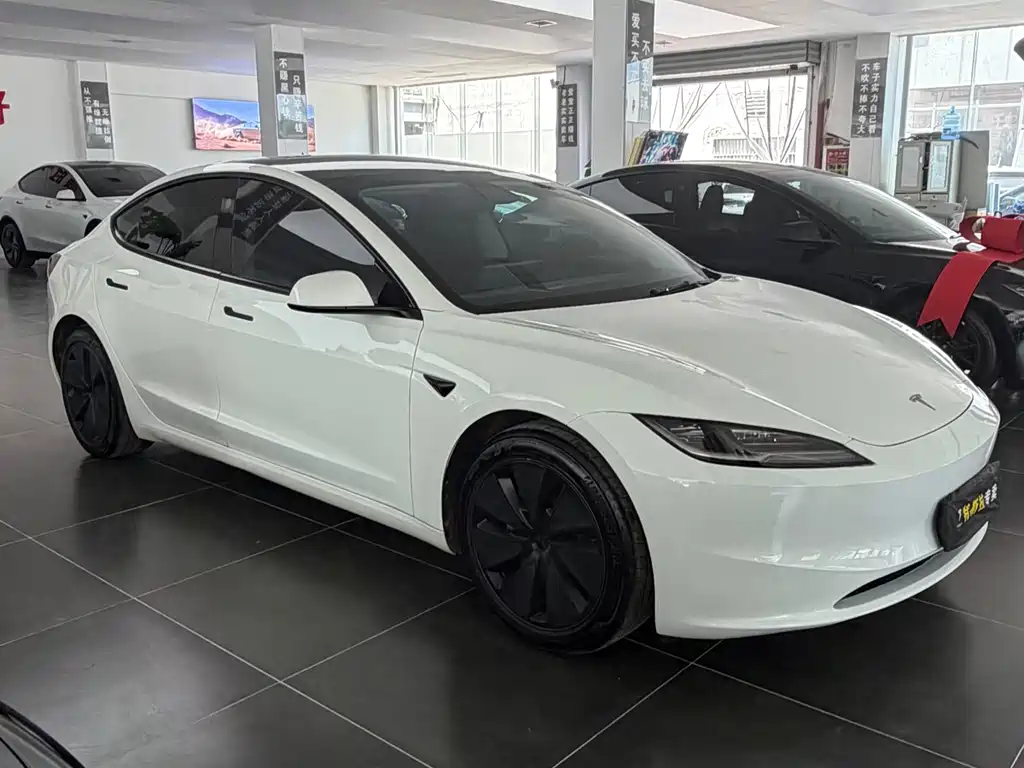 Tesla Model 3 2025 — фото 3