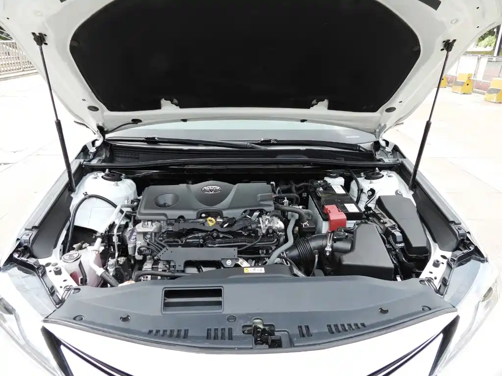 Toyota Camry 2022 — фото 16