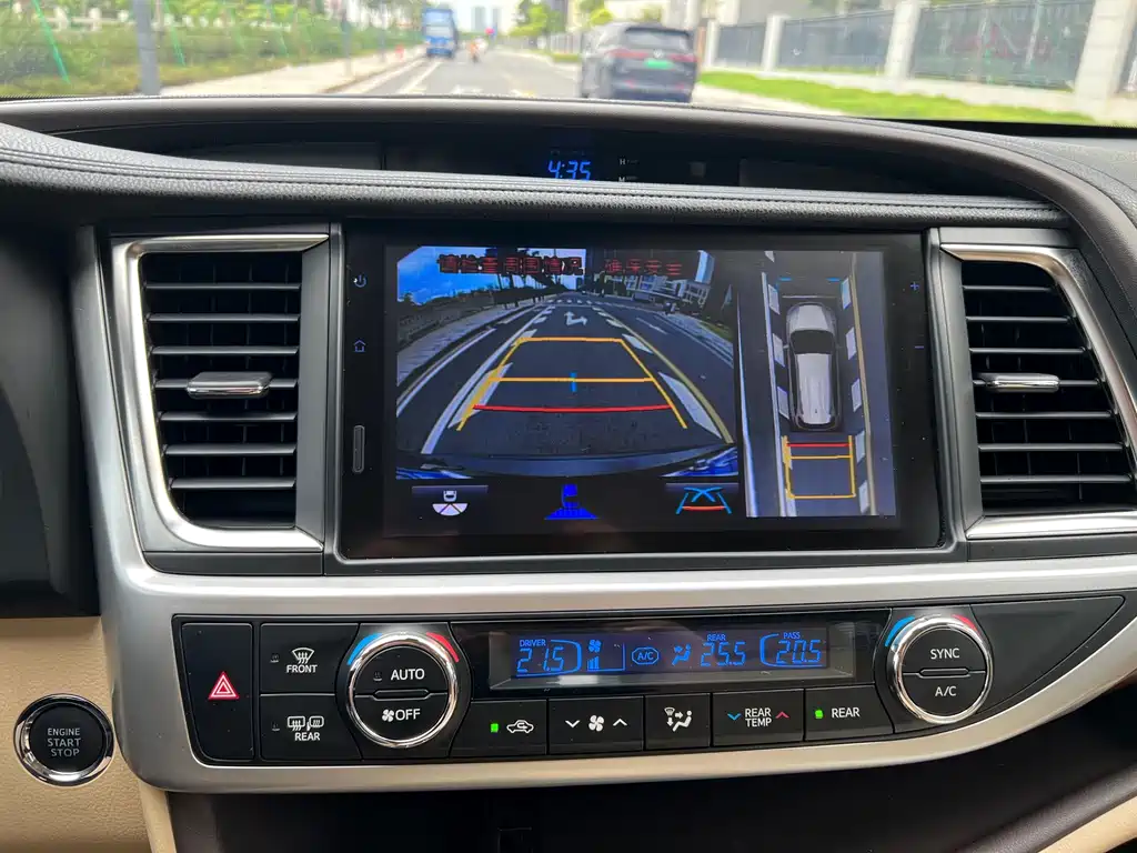 Toyota Highlander 2018 — фото 15