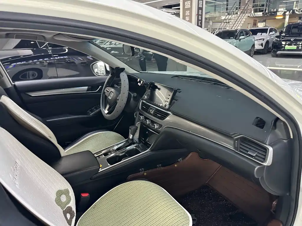 Honda Accord 2019 — фото 17