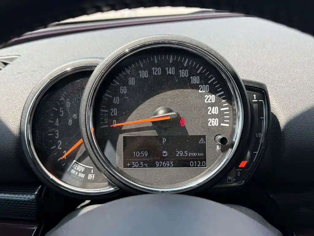 MINI Clubman 2018 — фото 12