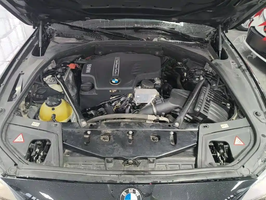 BMW 5 Series 2015 — фото 20