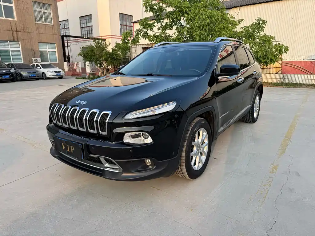 Jeep Cherokee 2016 — фото 1