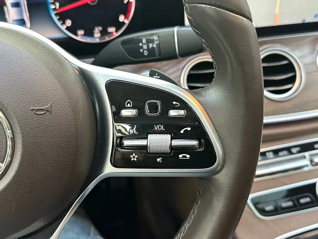Mercedes-Benz E-Class 2019 — фото 10