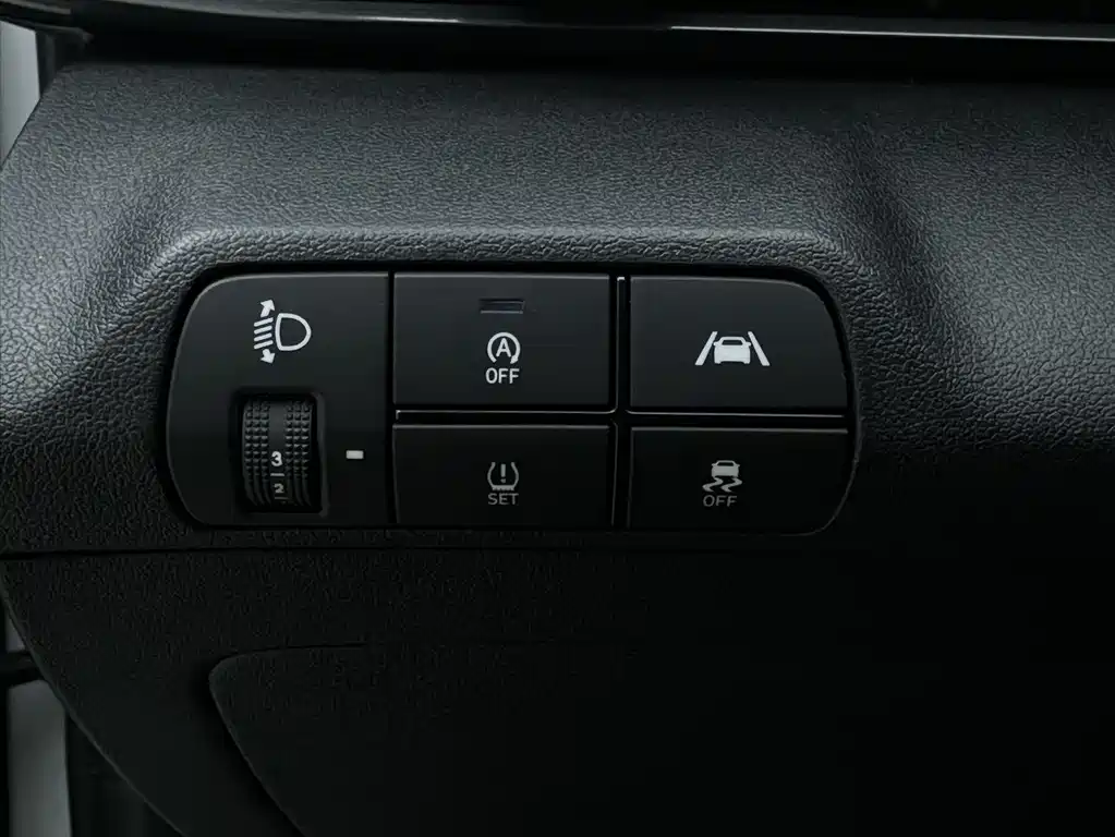 Hyundai Elantra 2023 — фото 17