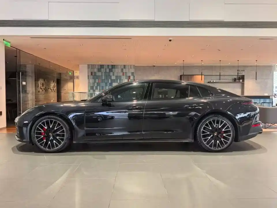 Porsche Panamera 2025 — фото 11