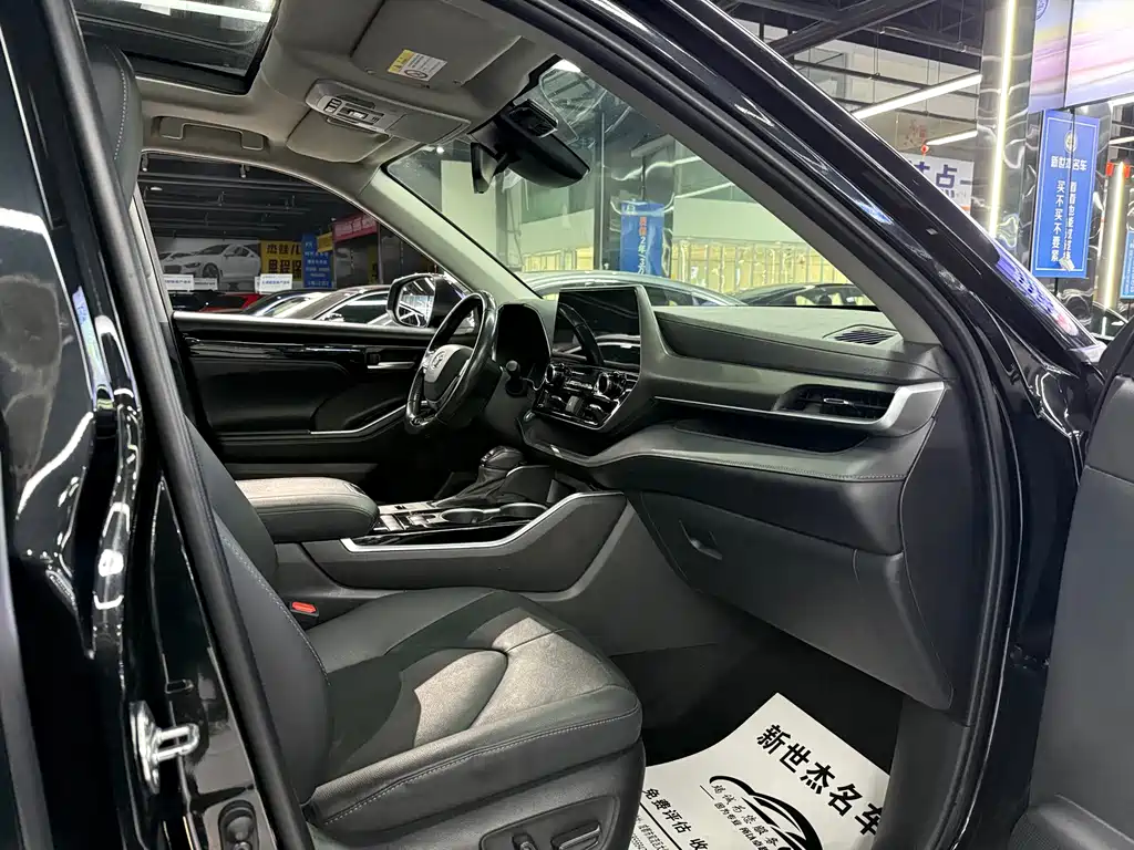 Toyota Highlander 2021 — фото 10