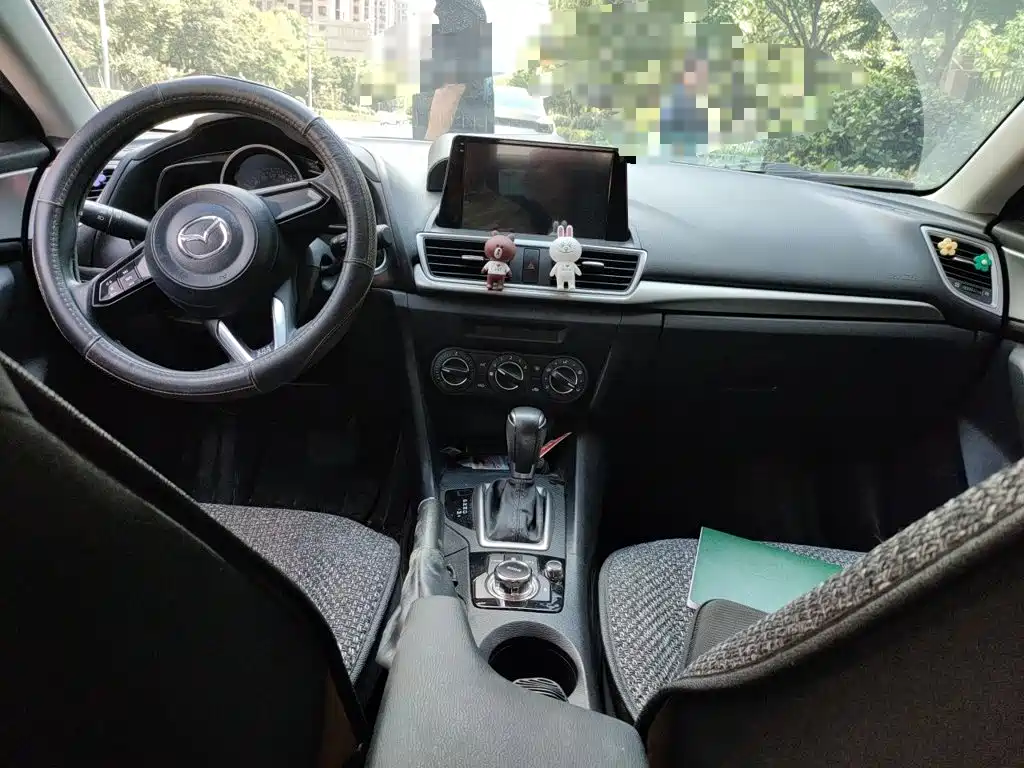 Mazda 3 Axela 2019 — фото 10