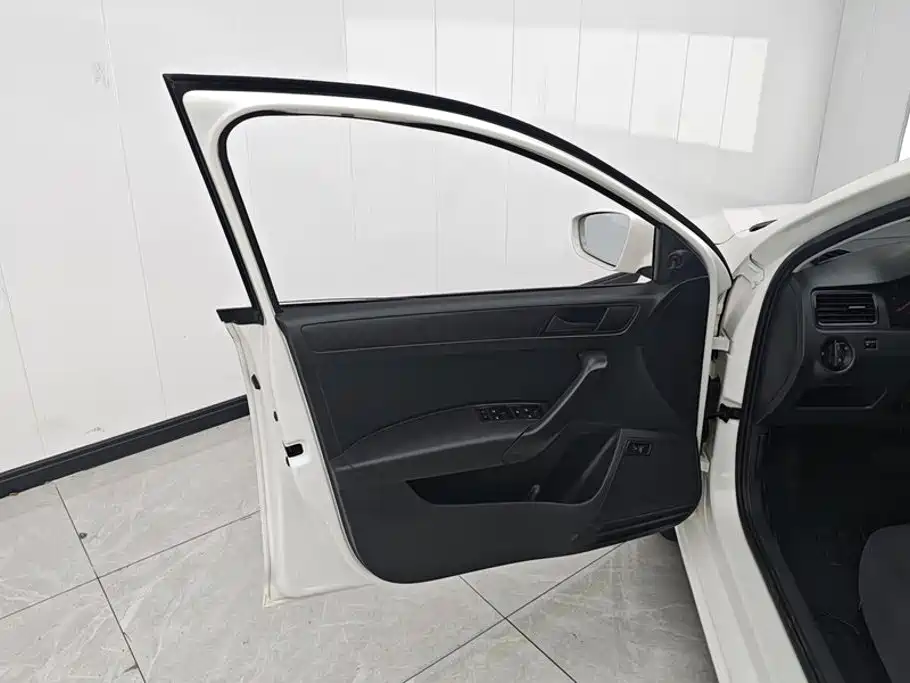 Volkswagen Santana 2015