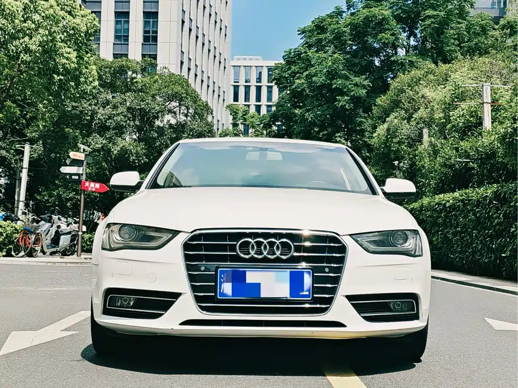 Audi A4L 2015