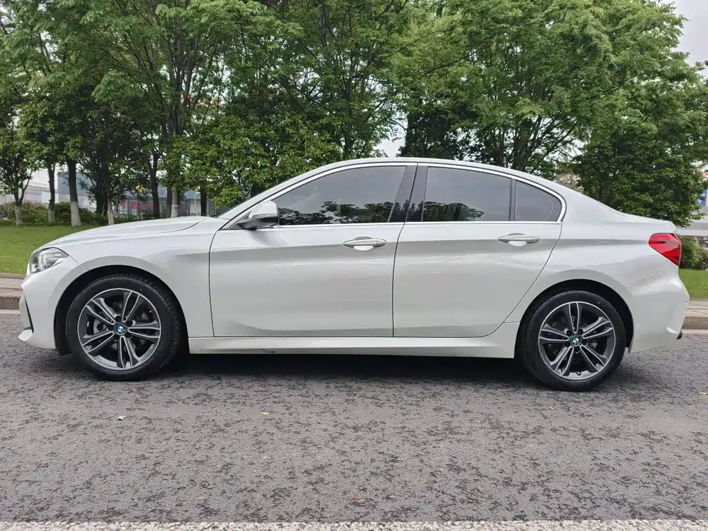 BMW 1 Series 2021