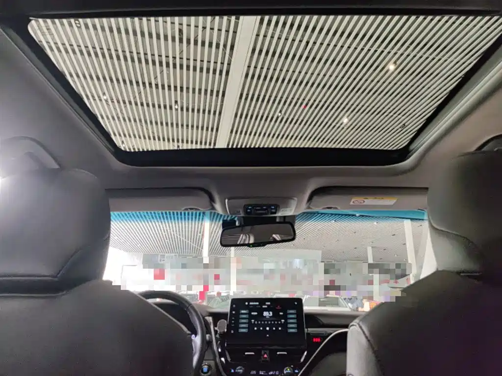 Toyota Camry 2022 — фото 18