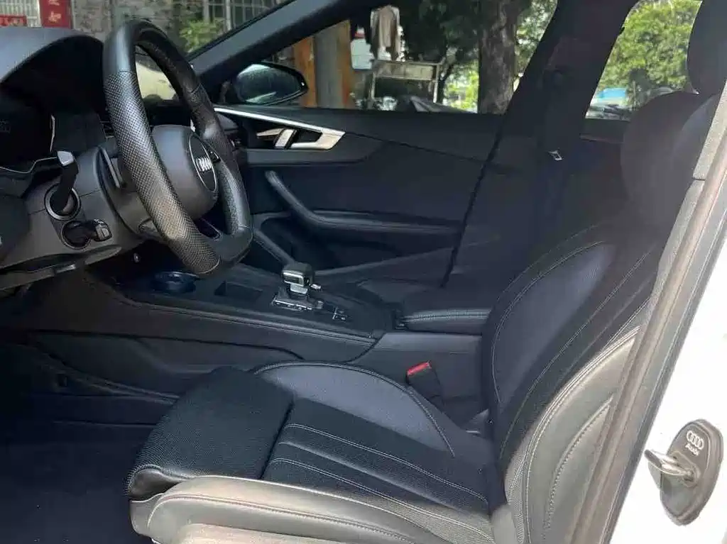 Audi A4L 2024