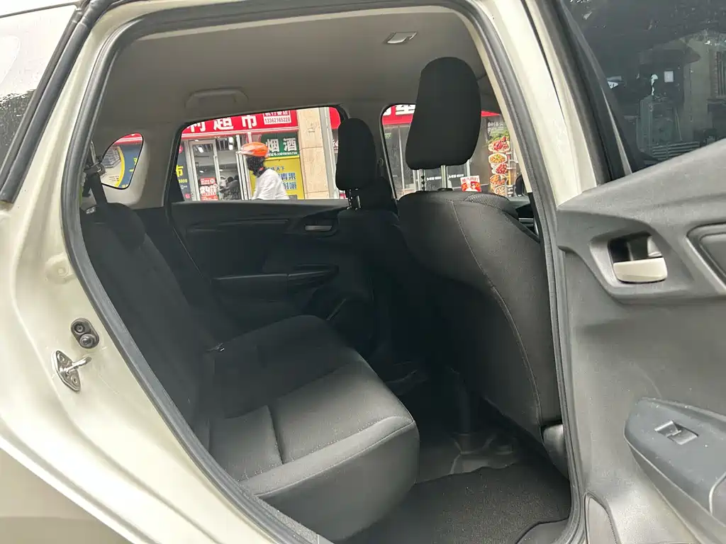 Honda Fit 2017 — фото 16