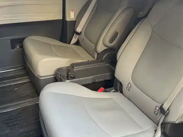 Toyota Granvia 2024