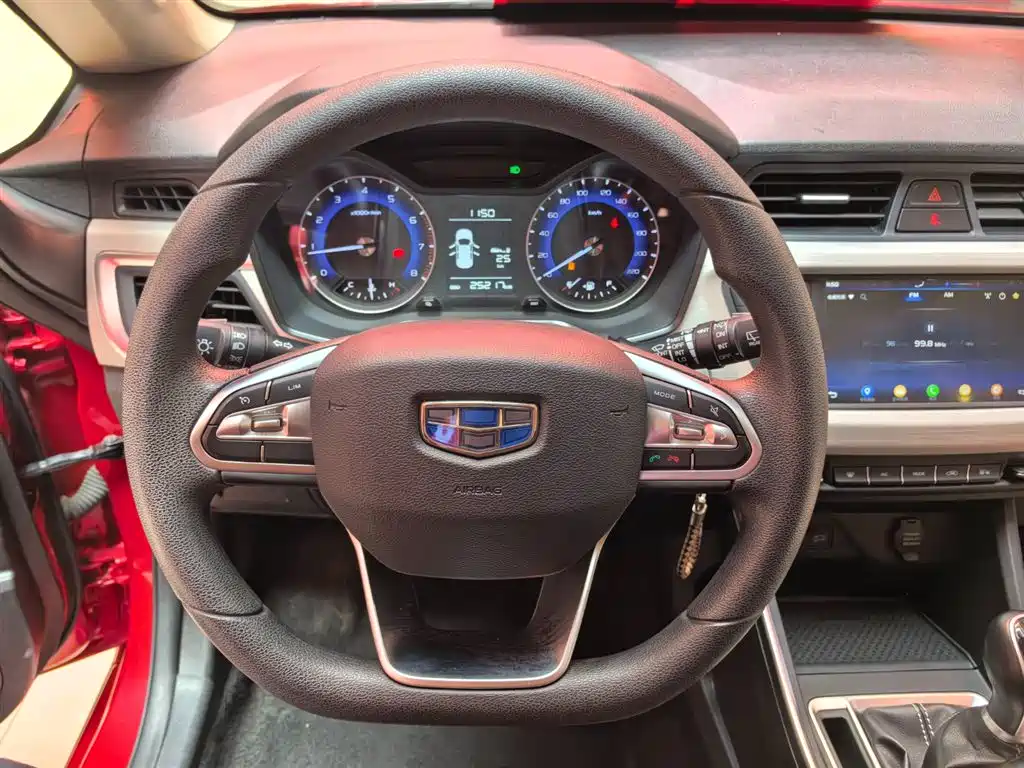 Geely Vision X3 2021 — фото 12
