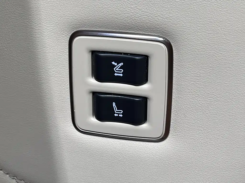 Toyota Vellfire 2024 — фото 13