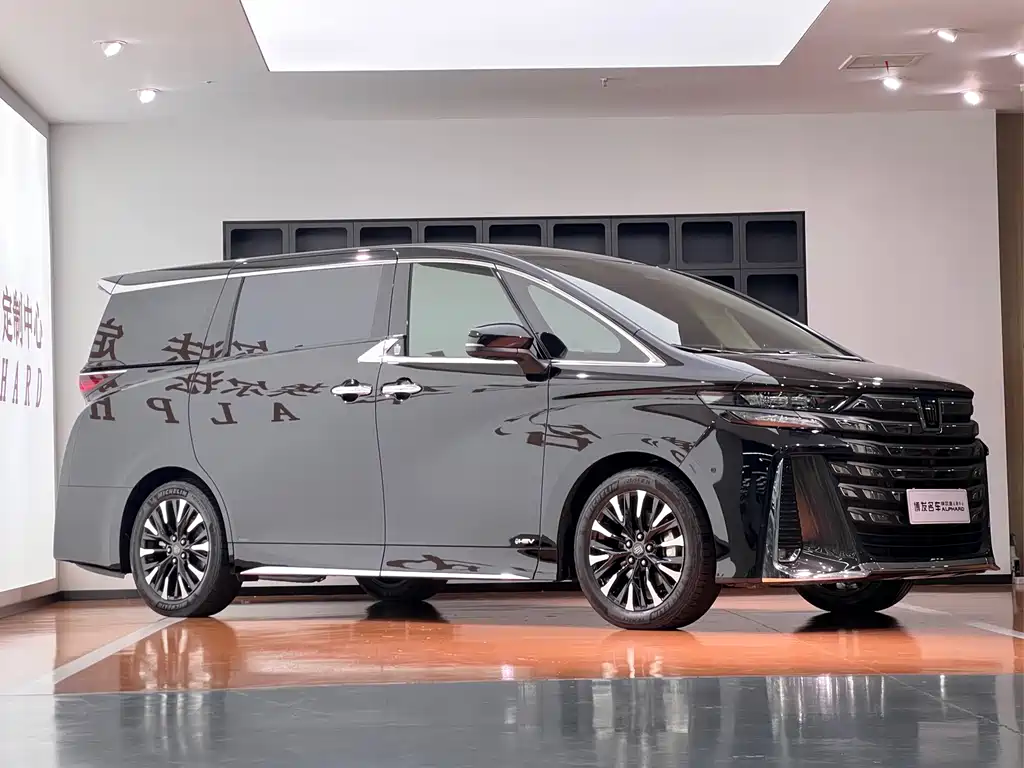 Toyota Vellfire 2024 — фото 3
