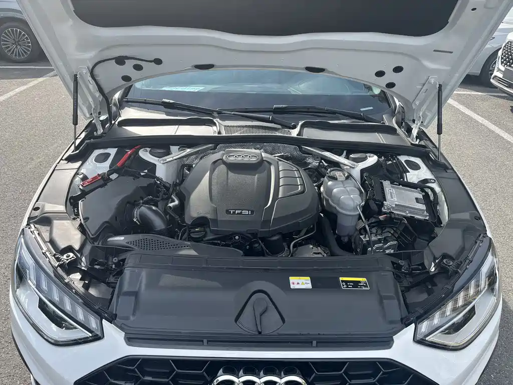 Audi A4L 2022 — фото 10