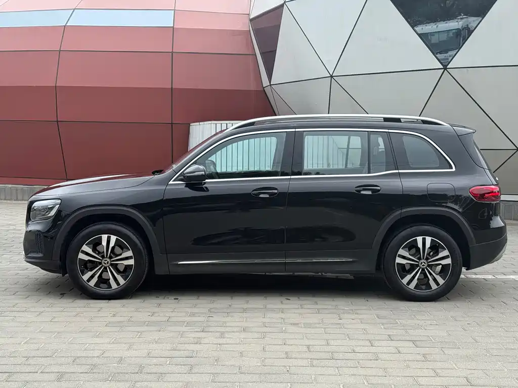 Mercedes-Benz GLB 2024