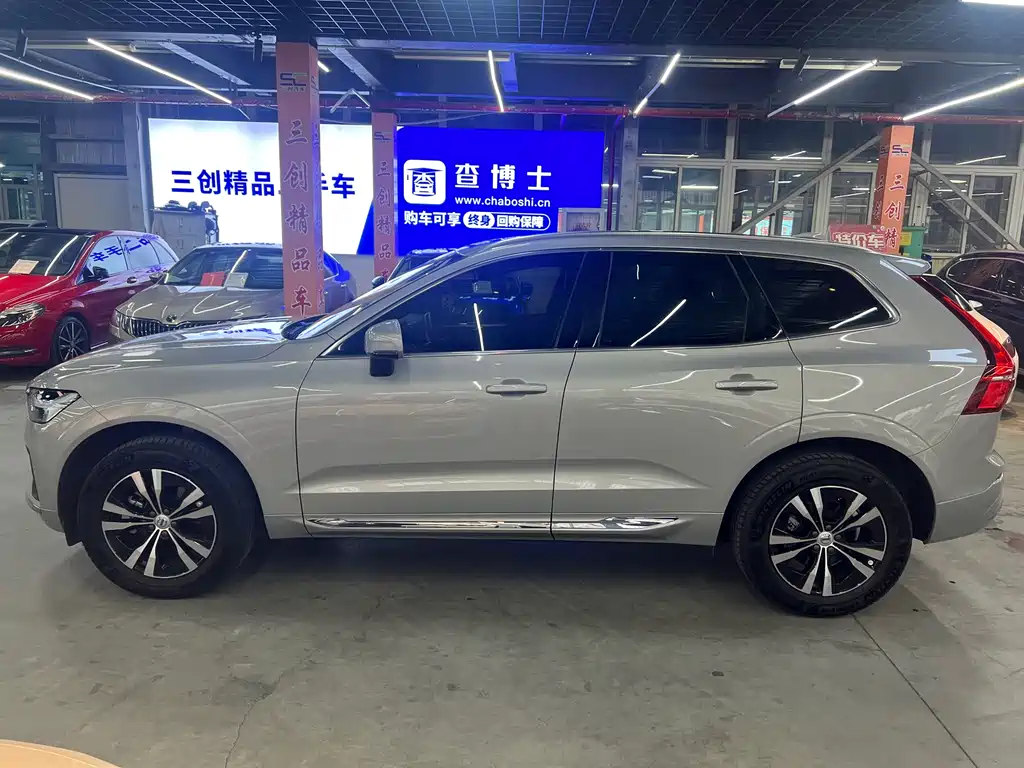 Volvo XC60 2025 — фото 8