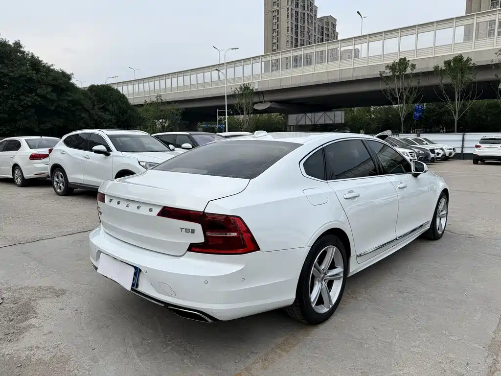 Volvo S90 2019 — фото 15