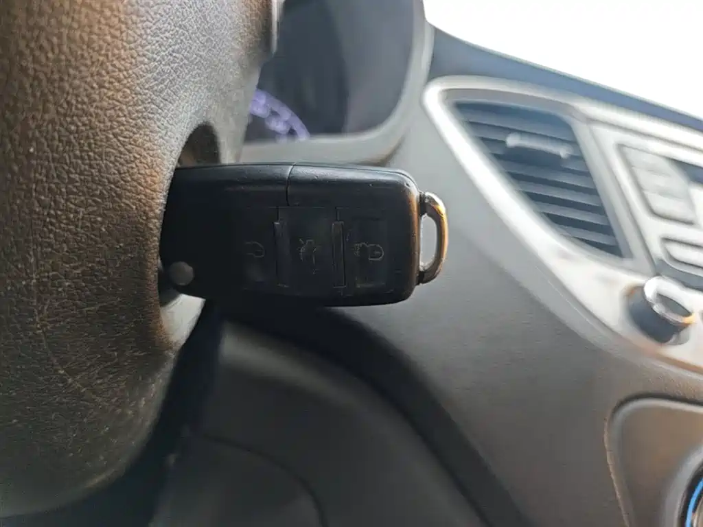 Hyundai Verna RV 2018 — фото 17
