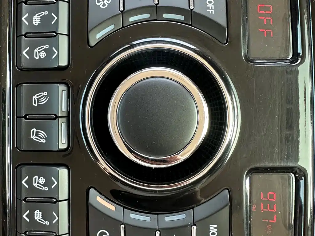 Hongqi H7 2015 — фото 17