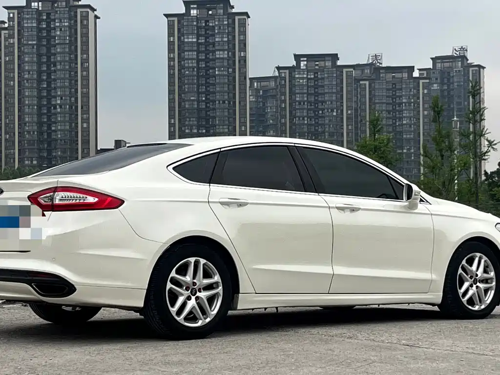 Ford Mondeo 2014 — фото 4