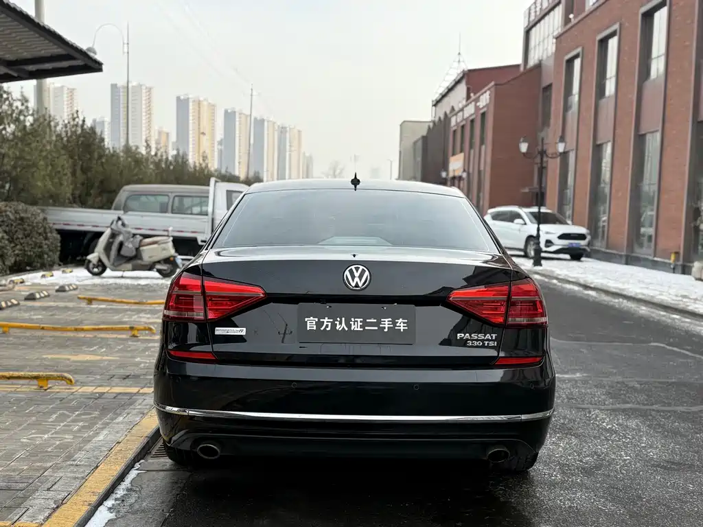 Volkswagen Passat 2017 — фото 13