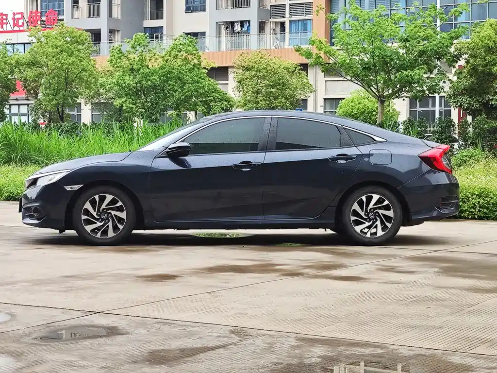 Honda Civic 2017 — фото 7