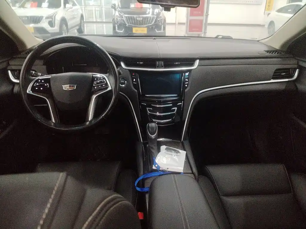 Cadillac XTS 2019 — фото 10