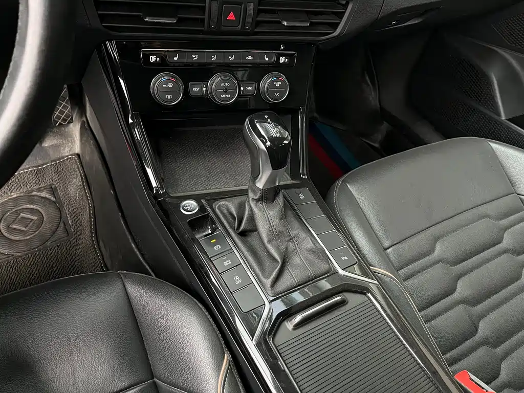 Volkswagen Passat 2019 — фото 10