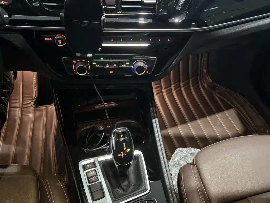 BMW 1 Series 2022 — фото 14