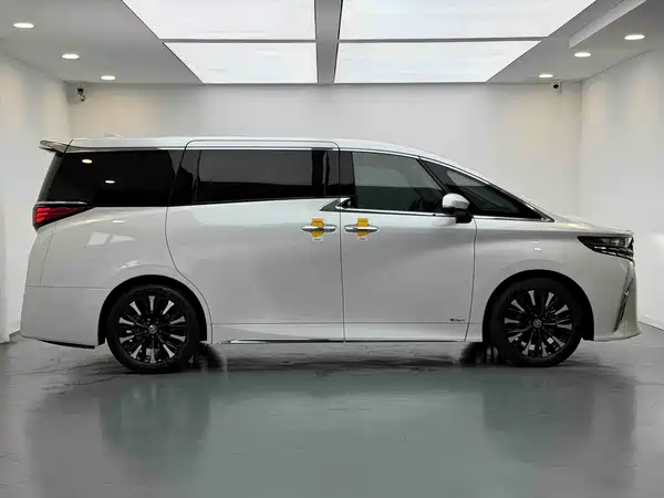 Toyota Alphard 2024