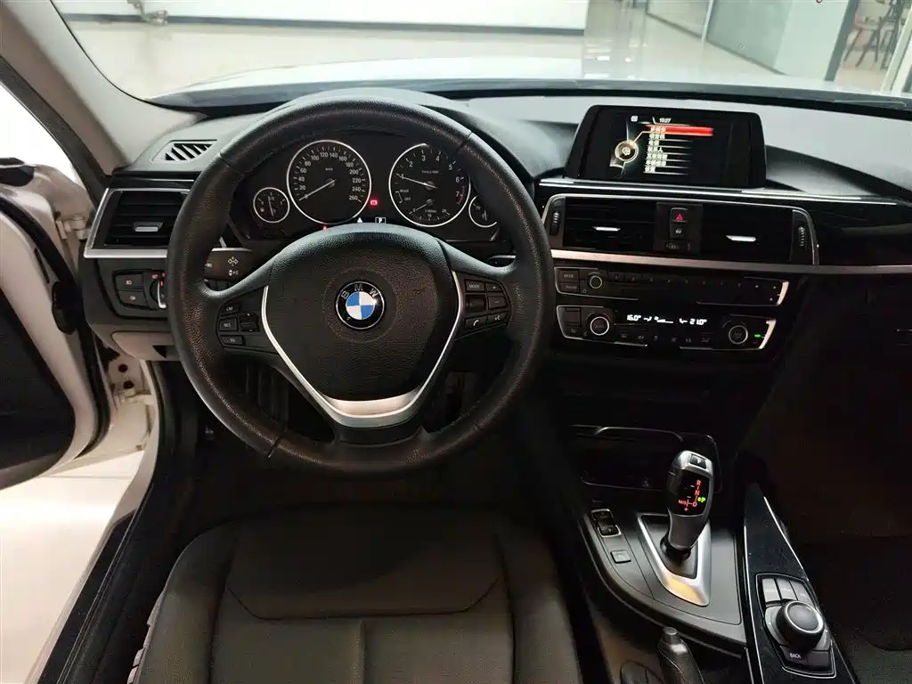 BMW 3 Series 2017