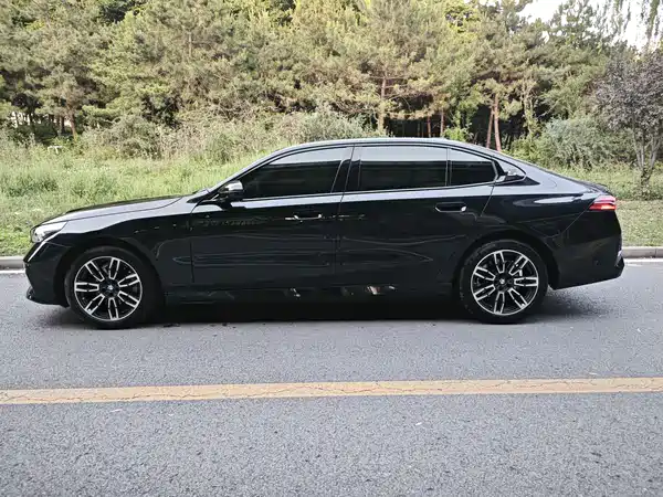 BMW 5 Series 2026