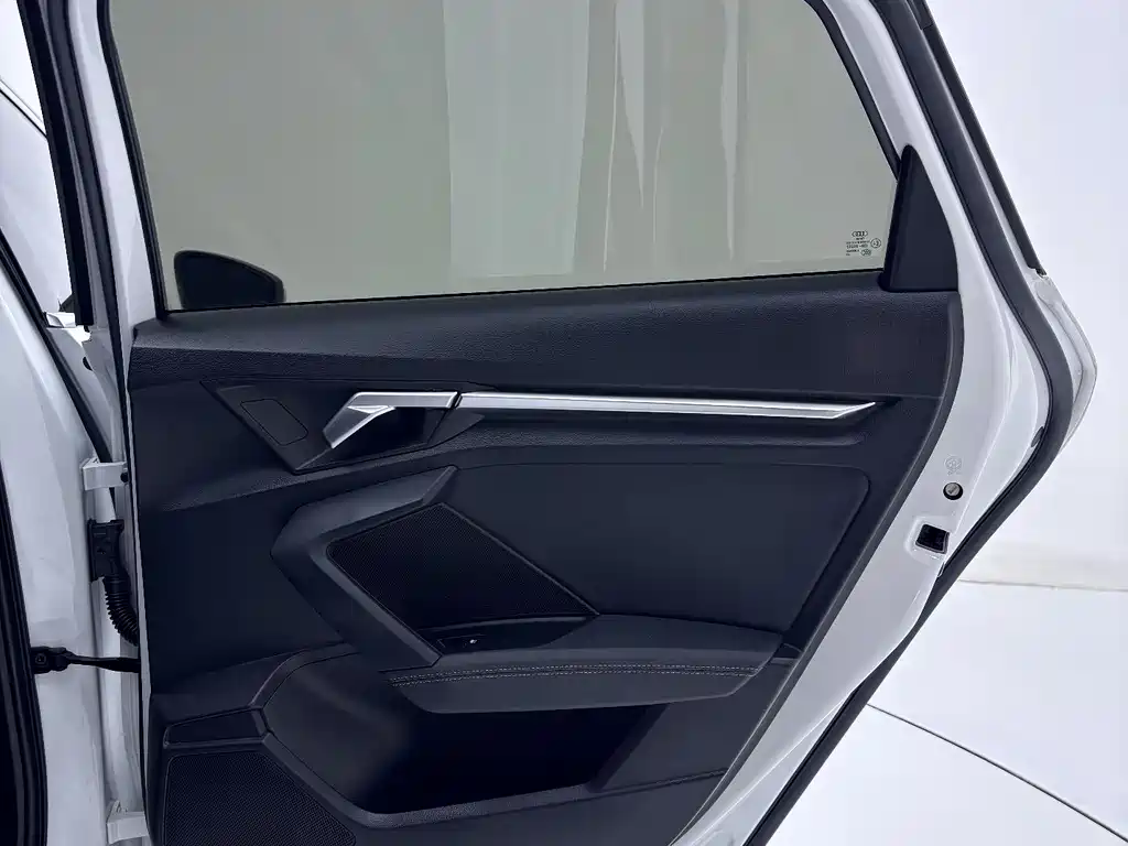 Audi A3 2023 — фото 21