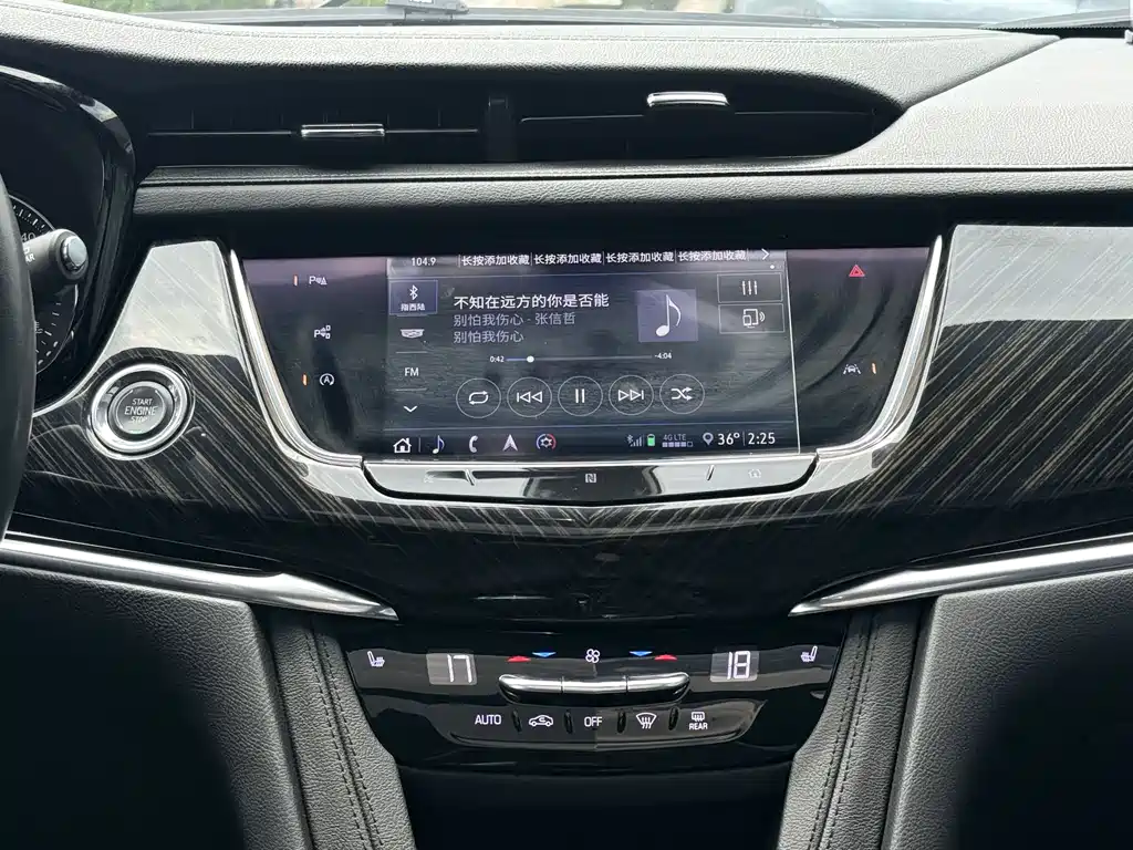 Cadillac XT6 2020 — фото 11