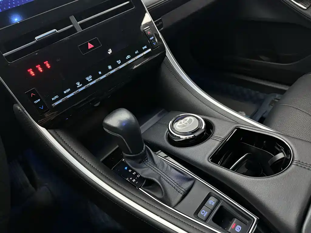 Toyota Avalon 2022 — фото 10
