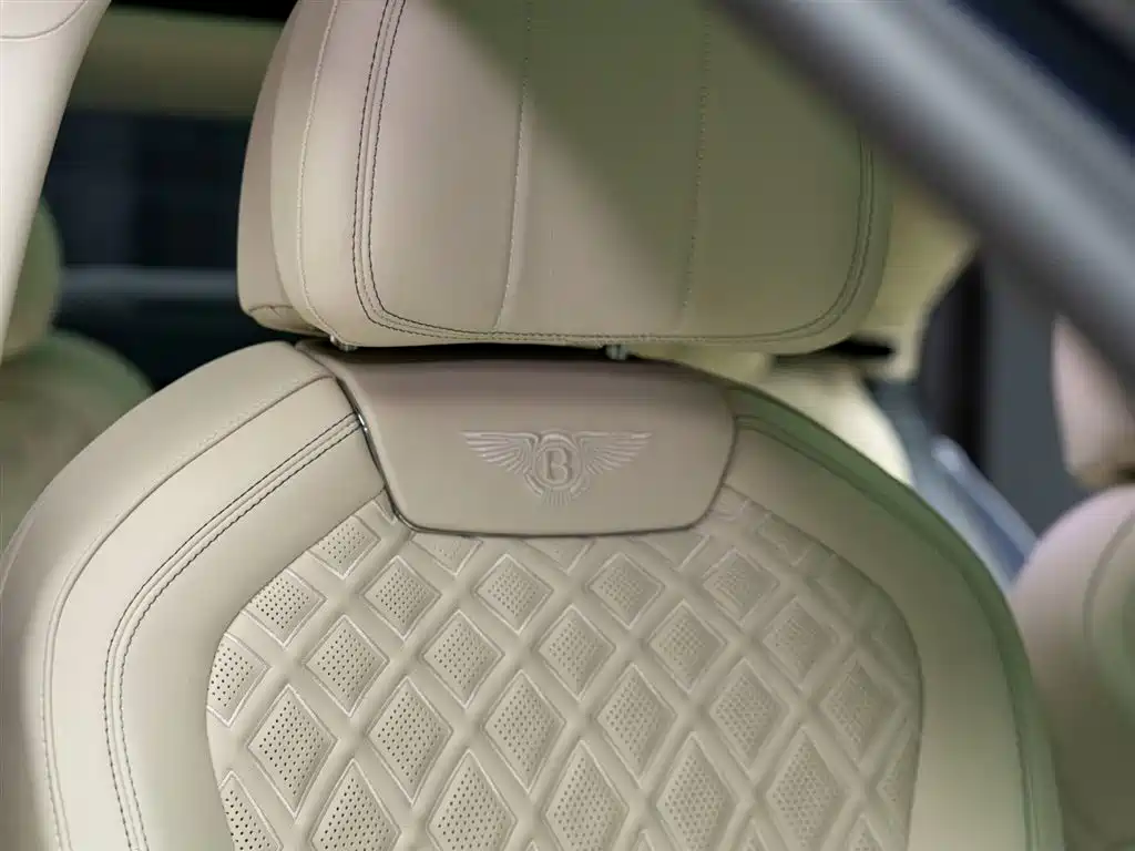 Bentley Flying Spur 2020 — фото 17