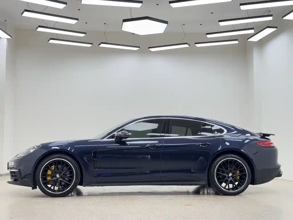 Porsche Panamera 2018 — фото 5