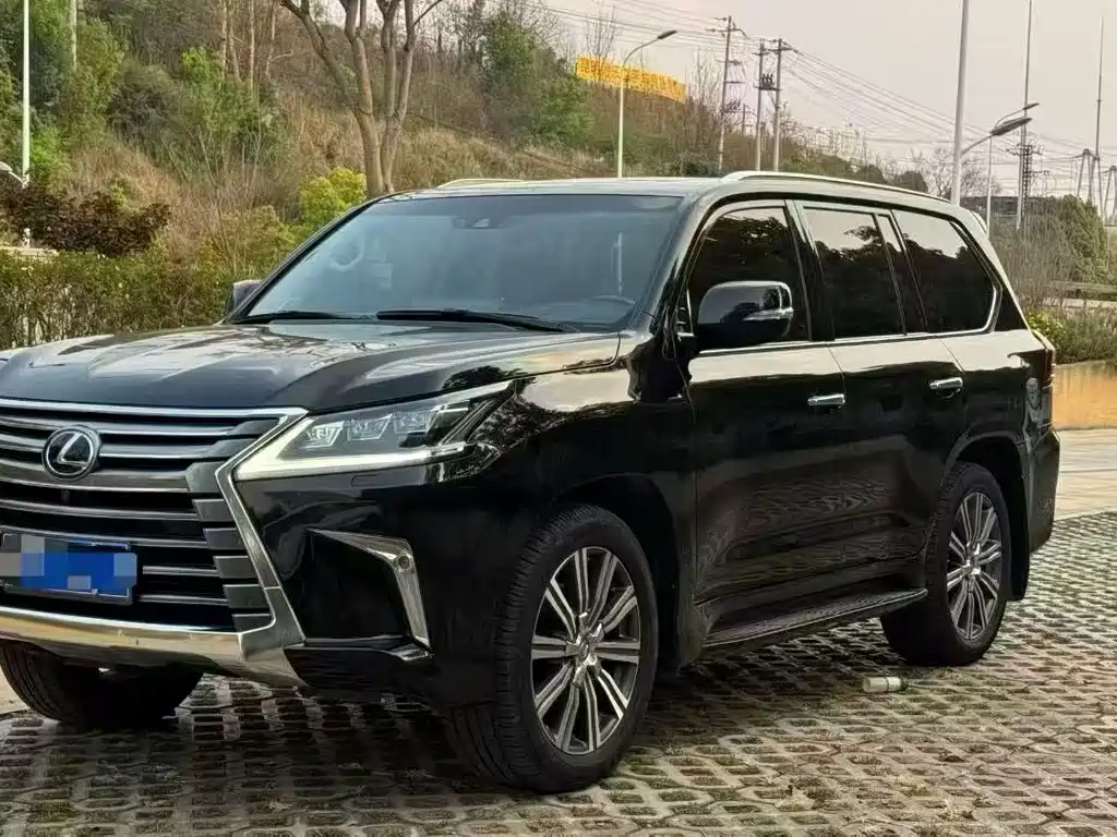 Lexus LX 2017