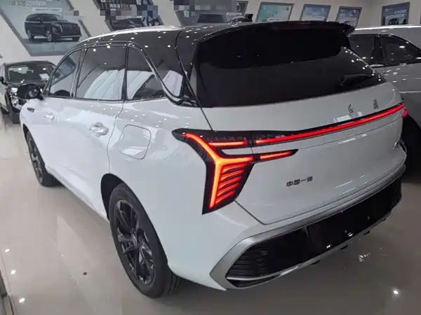 Hongqi HS3 PHEV 2025
