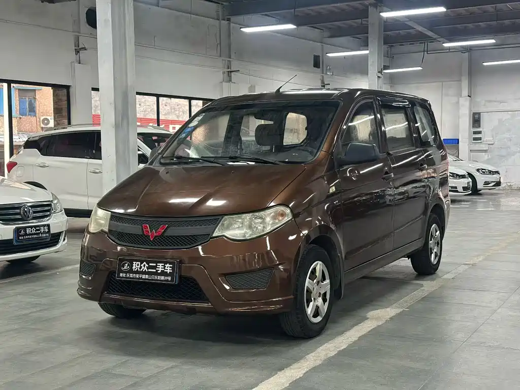 Wuling Hongguang 2018 — фото 2