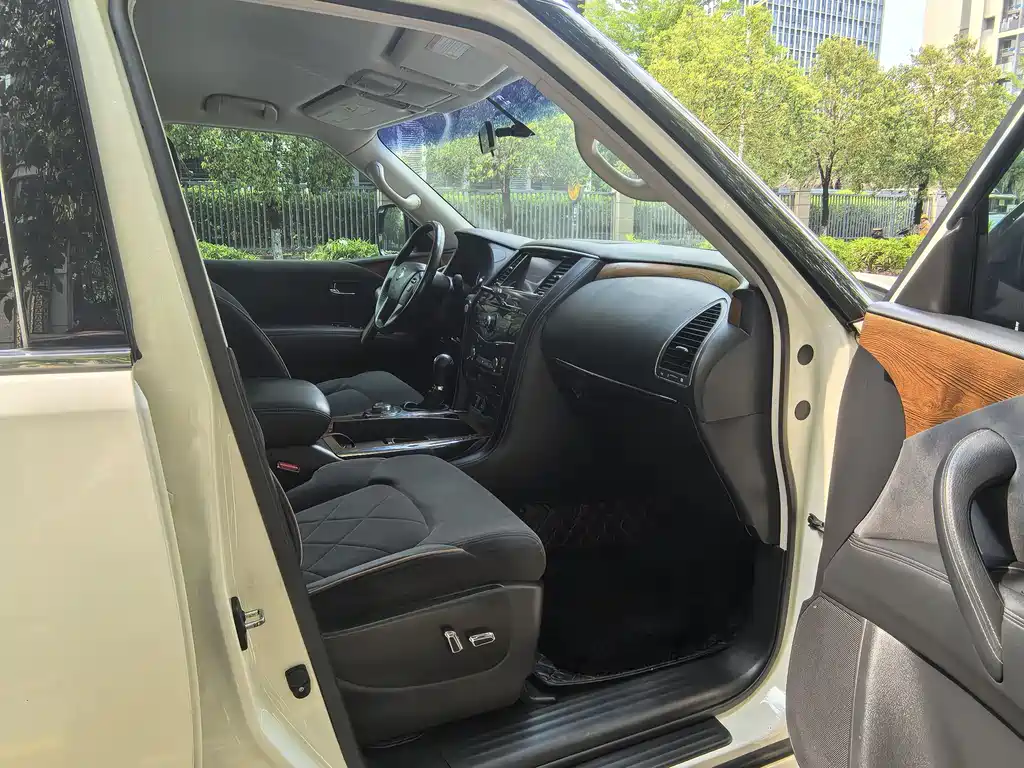 Nissan Patrol 2017 — фото 12